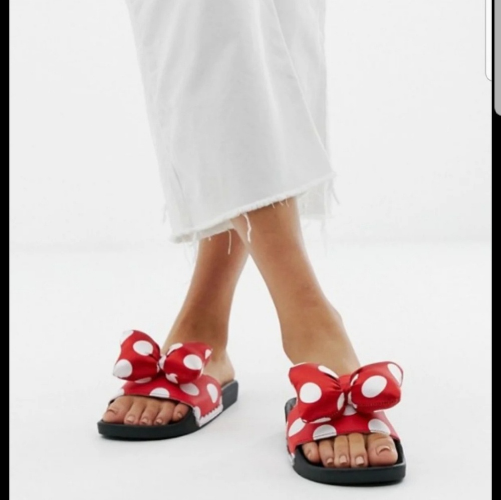 NWT Disney Van's sandals